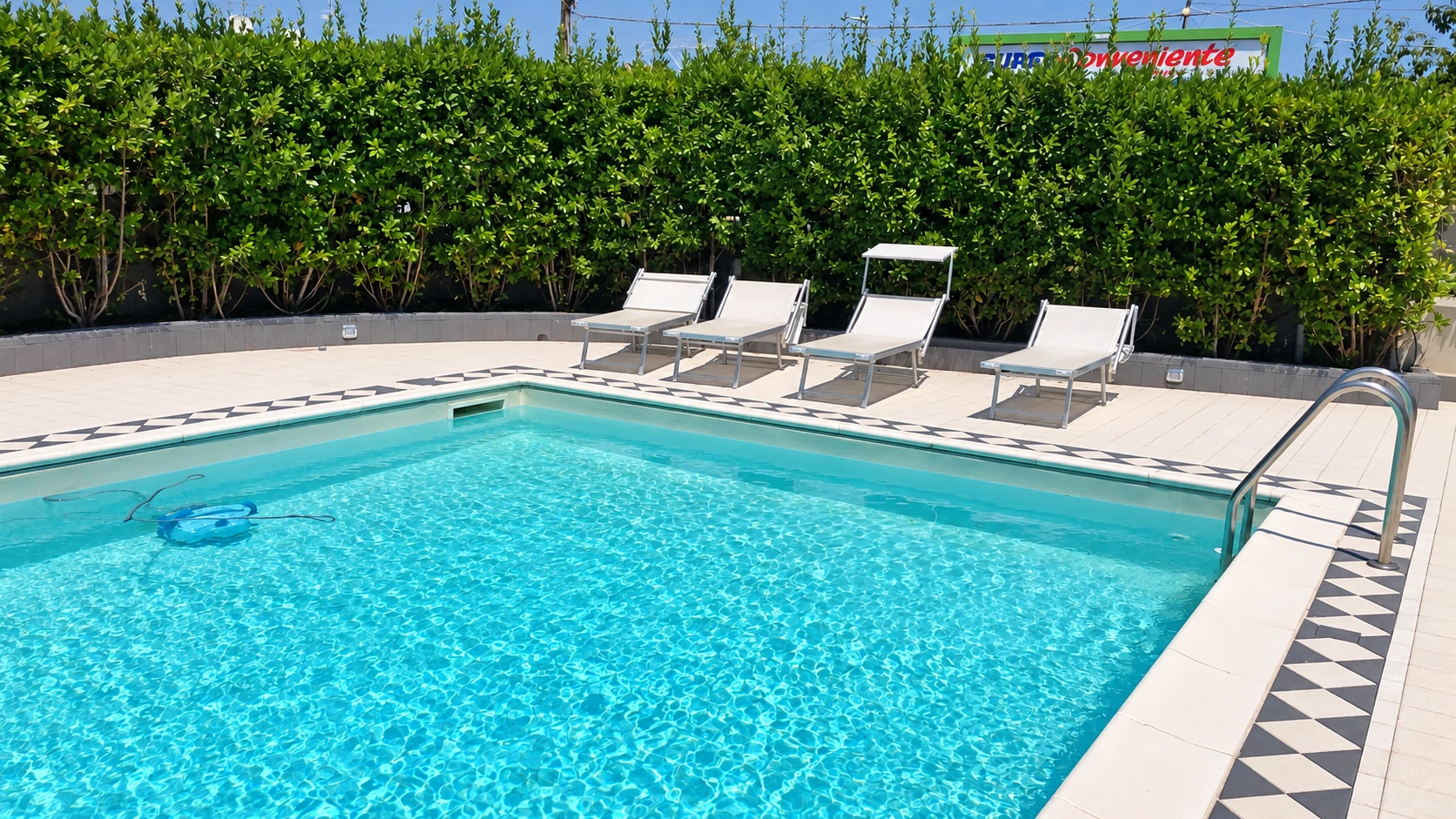 Viagrande (CT) Piscina